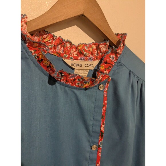 NOS Vintage 70s Model’s Coat Blue Red Posey Pocket Housecoat Ruffle Snaps XL 16 - Picture 6 of 6